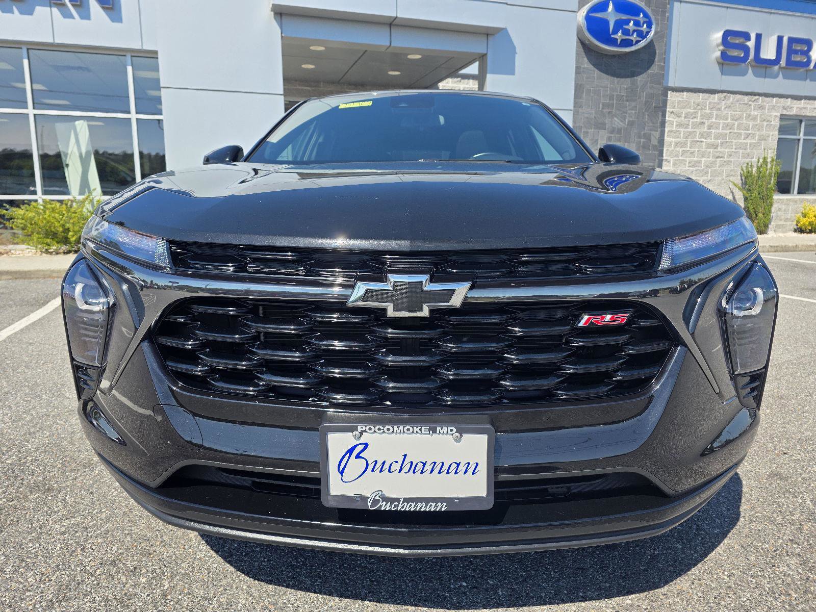 Used 2025 Chevrolet Trax RS w/ Sunroof Package FWD image 2