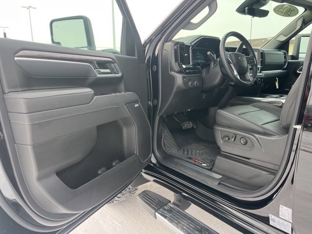 Used 2025 Chevrolet Silverado 3500 LTZ w/ Trail Boss Package image 11