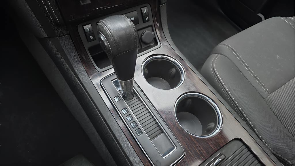 Used 2017 Chevrolet Traverse LT w/ Style and Technology Package FWD image 12