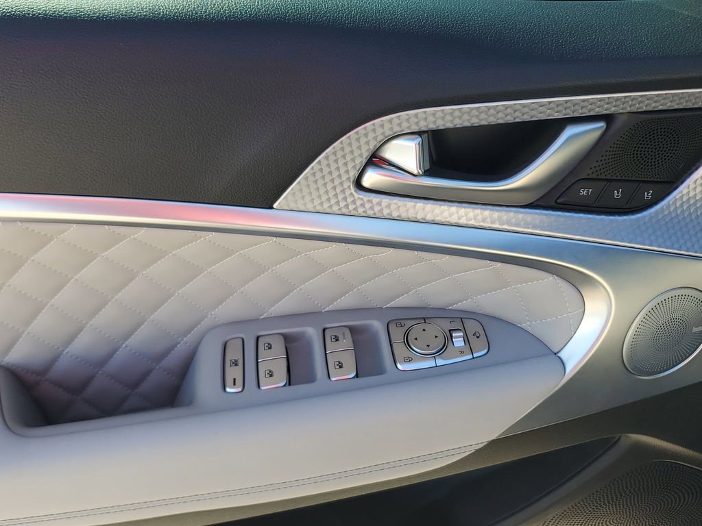 Used 2022 Genesis G70 3.3T image 23