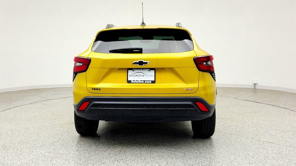 Used 2024 Chevrolet Trax RS w/ Driver Confidence Package FWD image 6