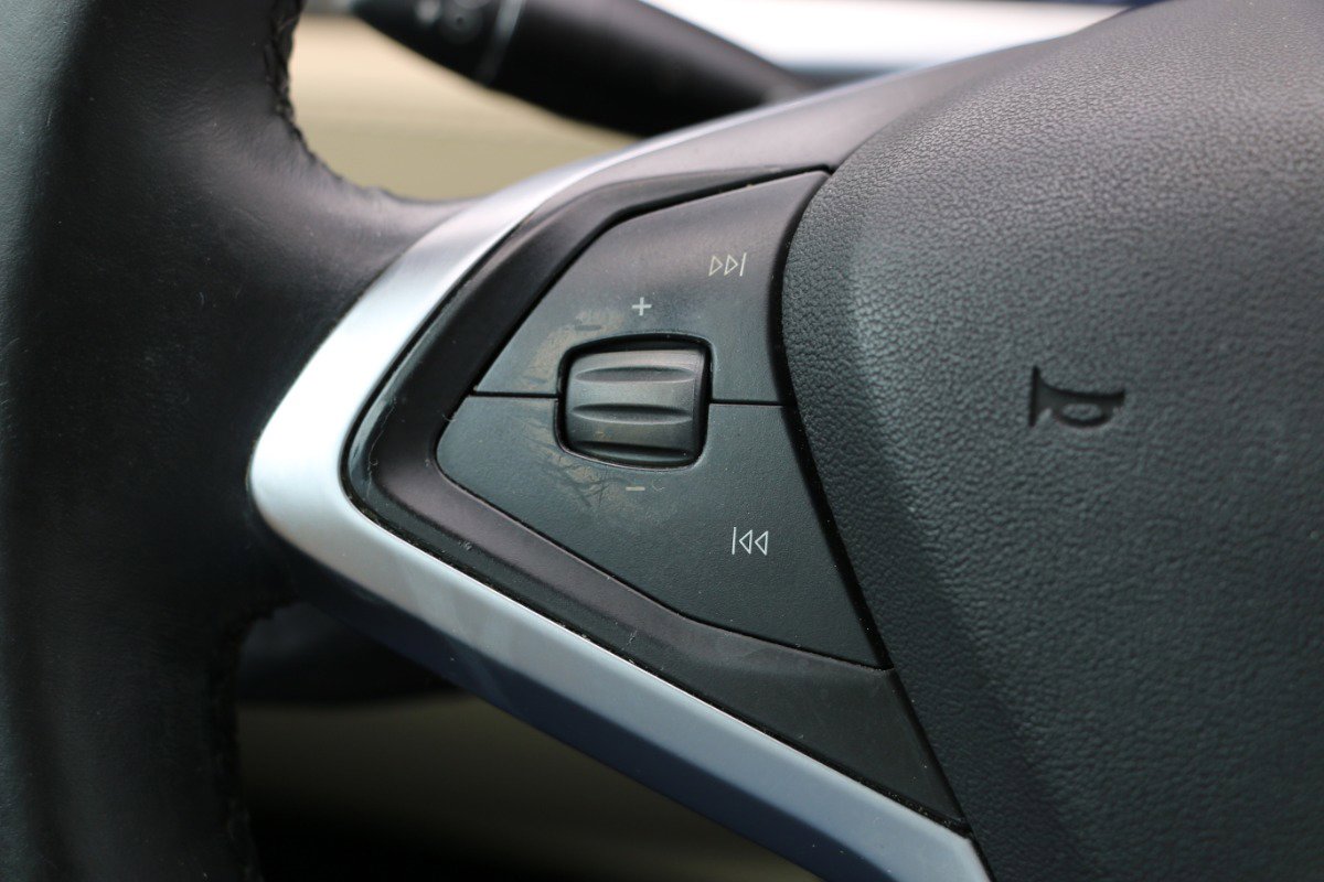 Used 2013 Tesla Model S BASE image 16