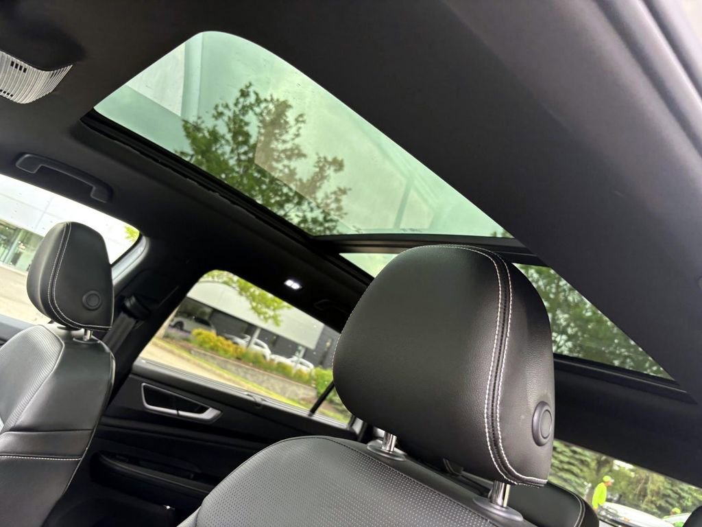 Used 2025 Volkswagen Atlas Cross Sport SEL R-Line image 26