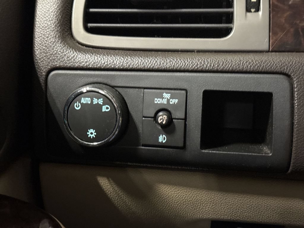 Used 2012 GMC Yukon XL Denali AWD/4WD image 19