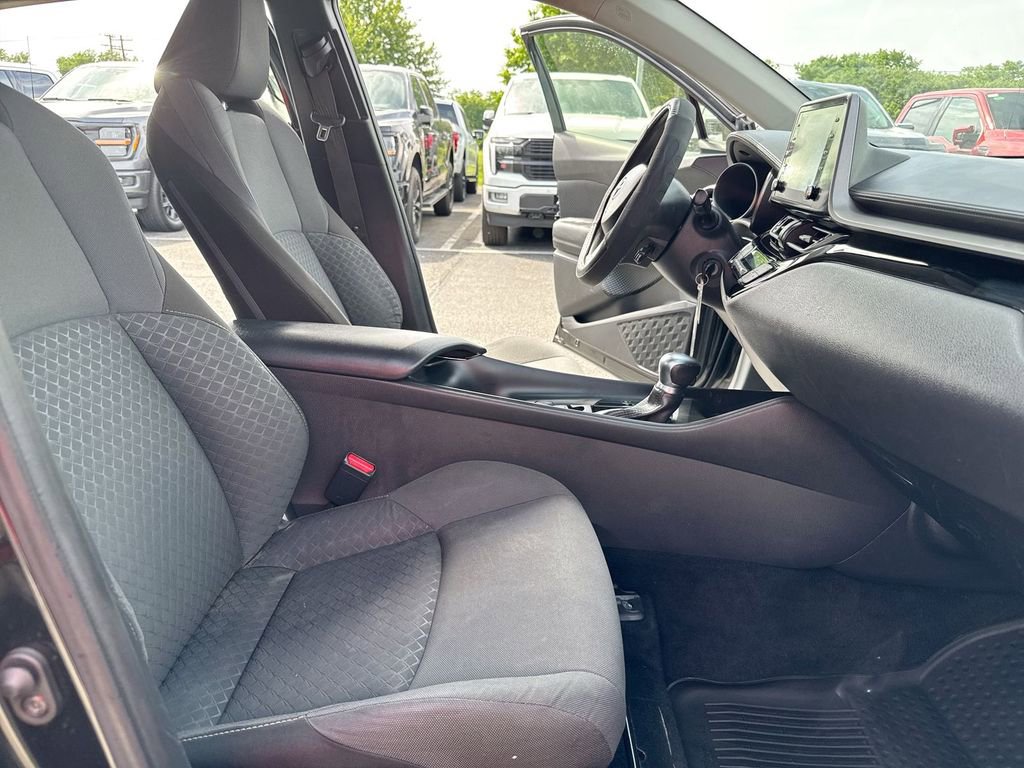 Used 2021 Toyota C-HR LE FWD image 21
