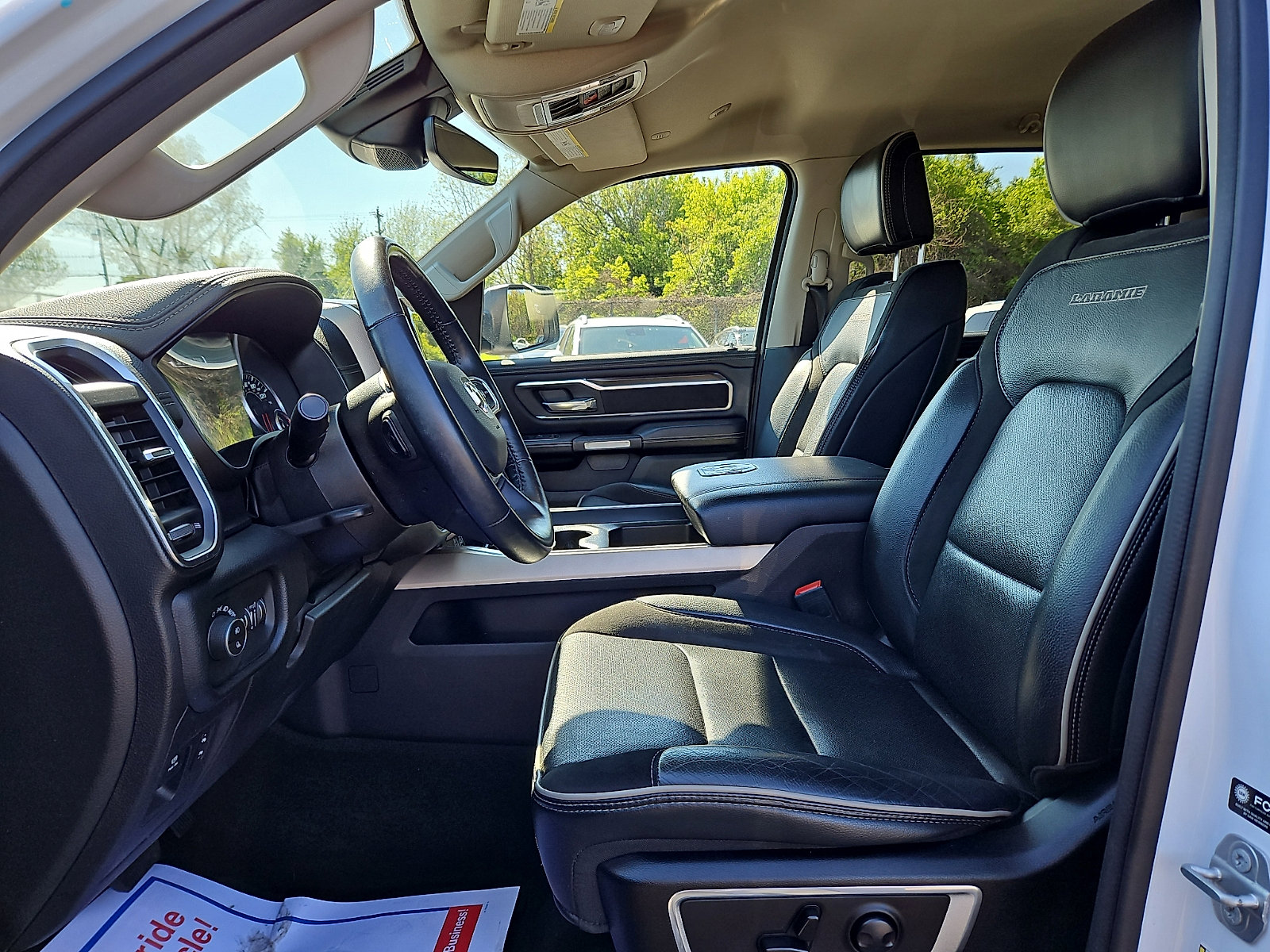 Used 2022 RAM 1500 Laramie AWD/4WD image 13