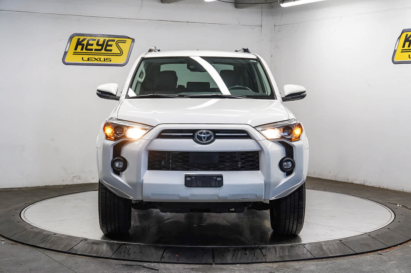 Used 2024 Toyota 4Runner SR5 Premium AWD/4WD image 6