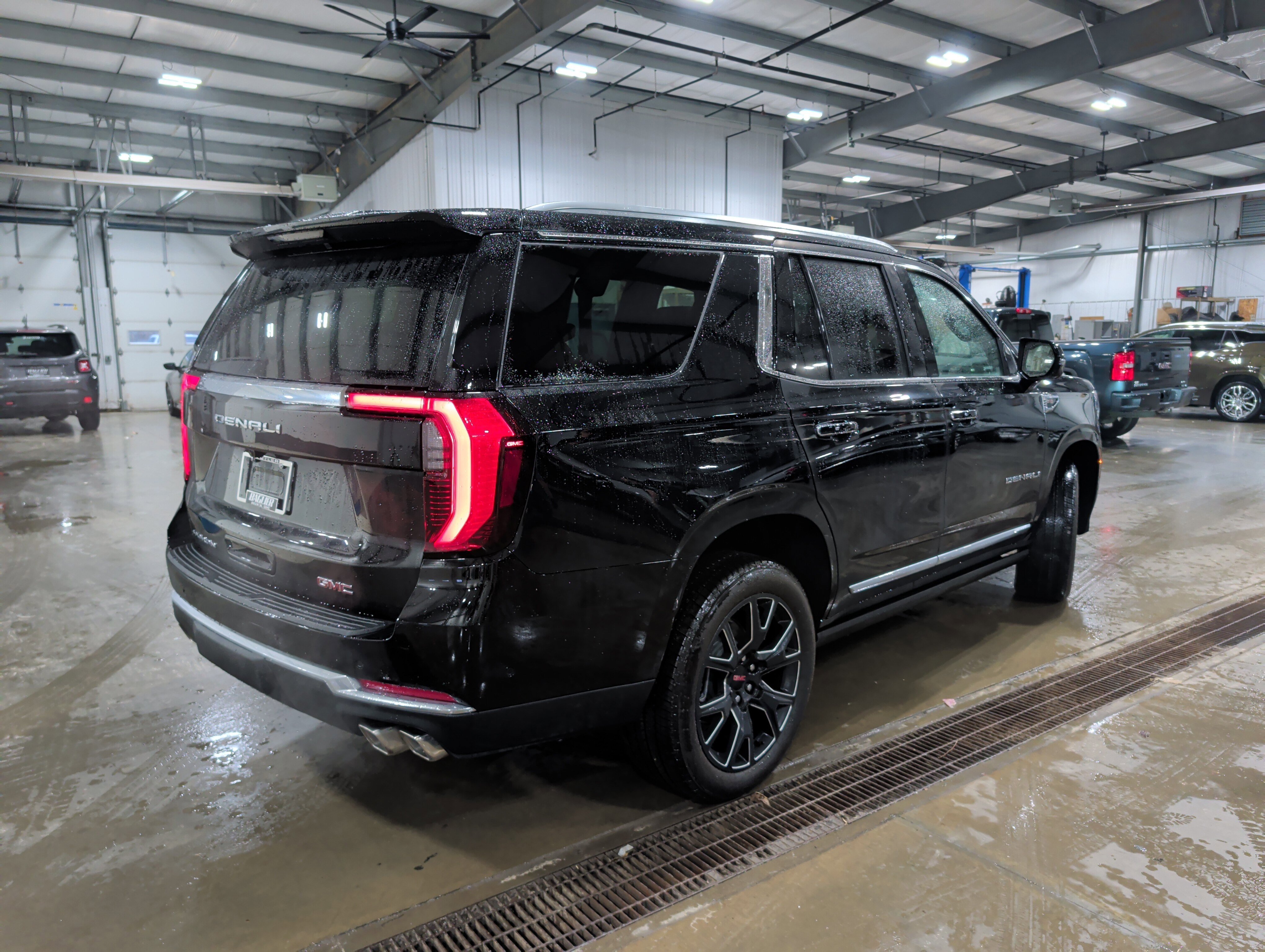 Used 2026 GMC Yukon Denali w/ Sun & Power Step Package image 3