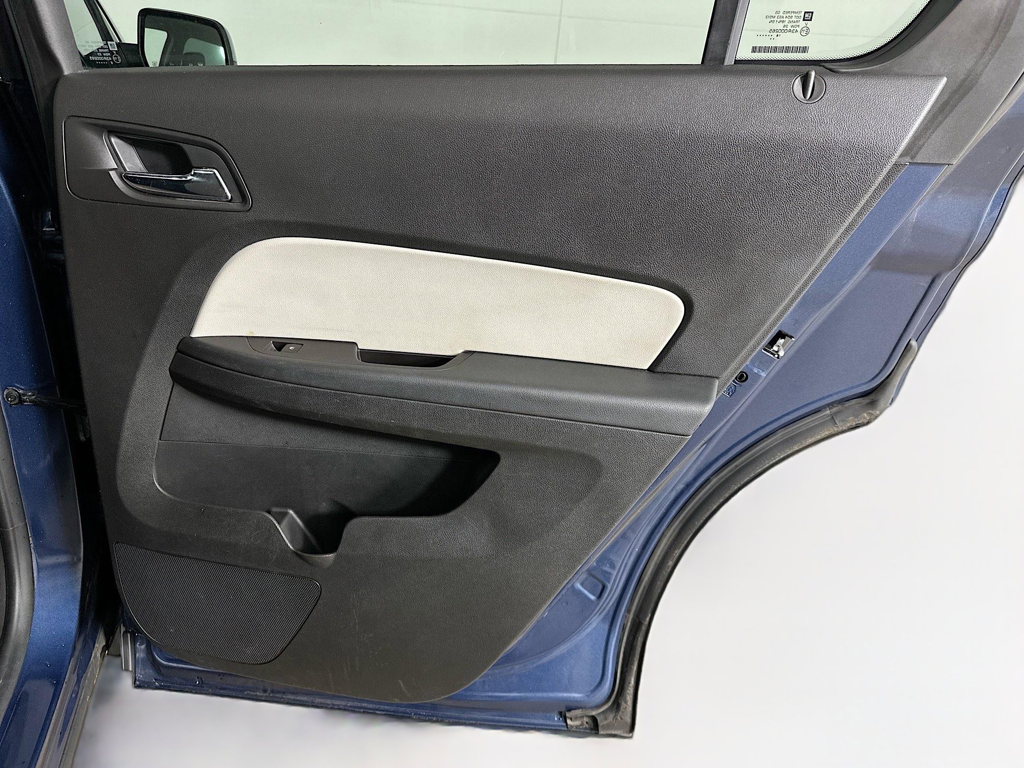 Used 2017 Chevrolet Equinox LT w/ Convenience Package image 29