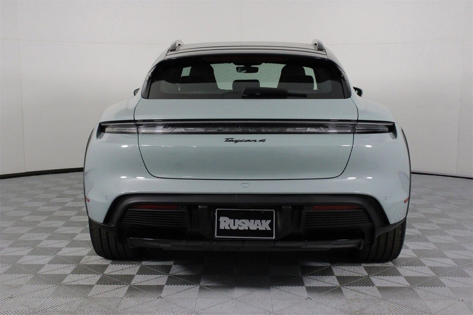 Used 2025 Porsche Taycan 4 Cross Turismo image 6