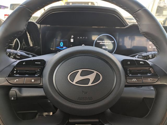 Used 2025 Hyundai Elantra SEL image 19
