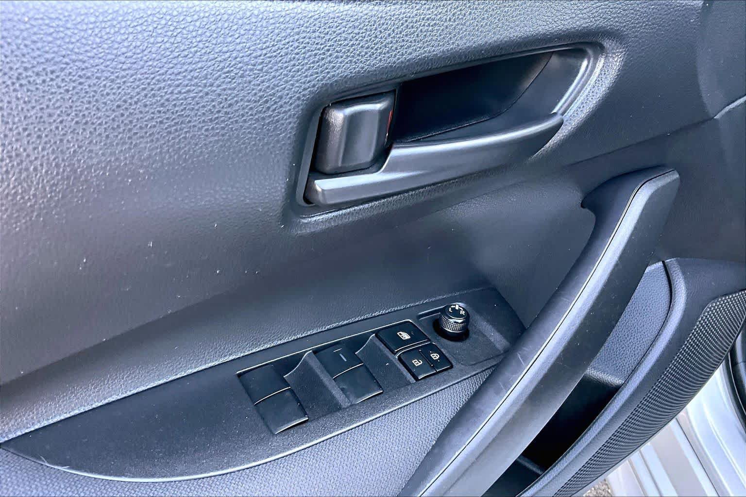 Used 2023 Toyota Corolla LE FWD image 31