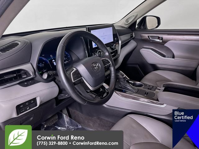 Used 2023 Toyota Highlander Platinum image 11