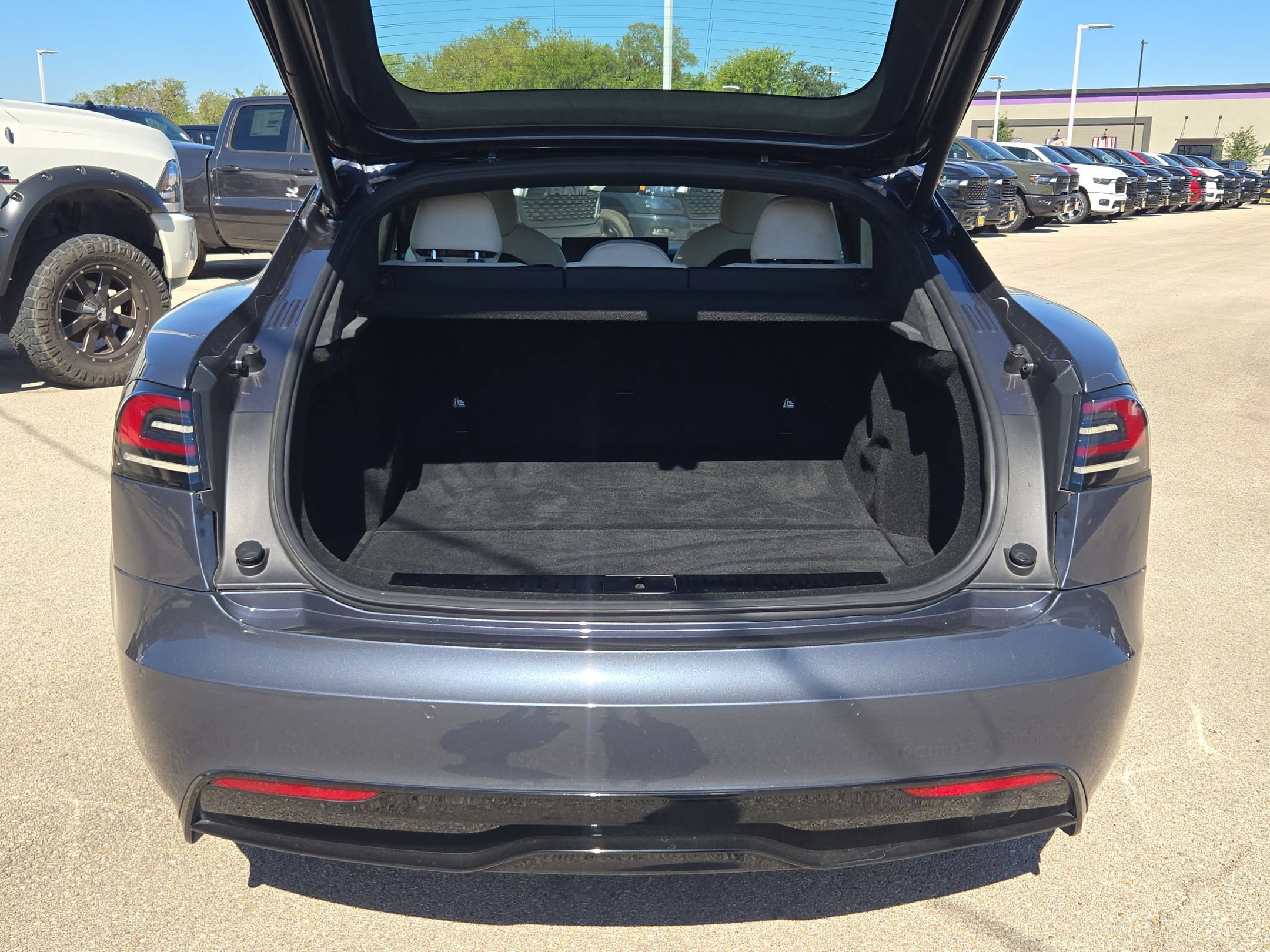 Used 2022 Tesla Model S AWD/4WD image 24