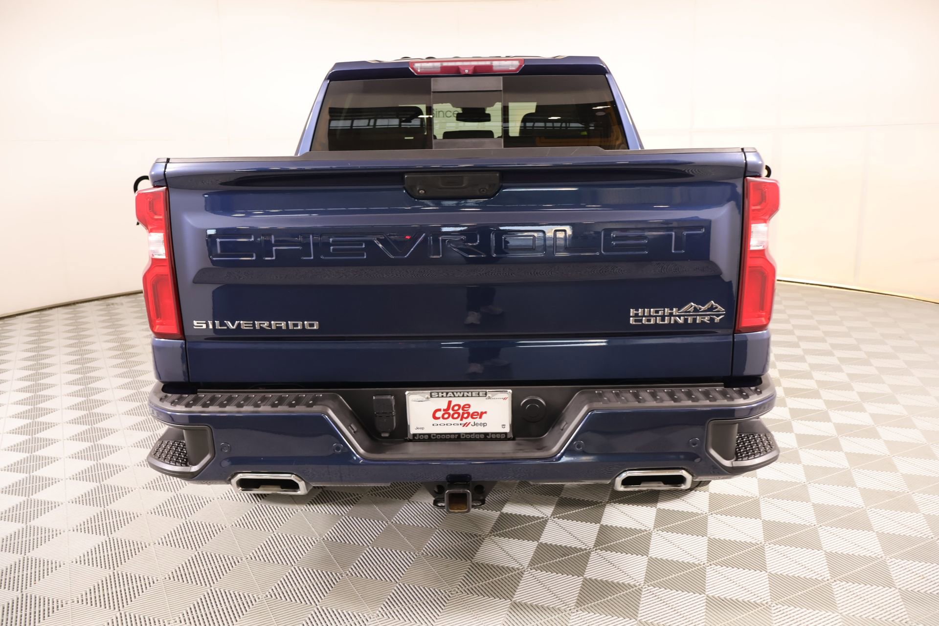 Used 2022 Chevrolet Silverado 1500 High Country w/ High Country Premium Package AWD/4WD image 23