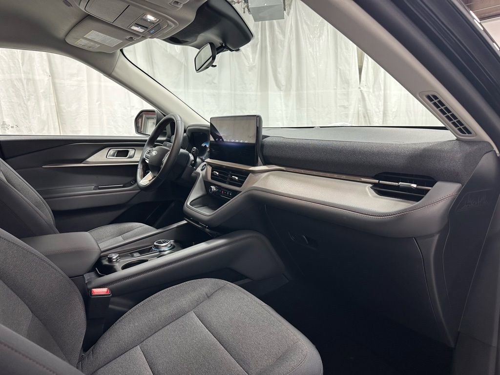 Used 2025 Ford Explorer Active AWD/4WD image 60