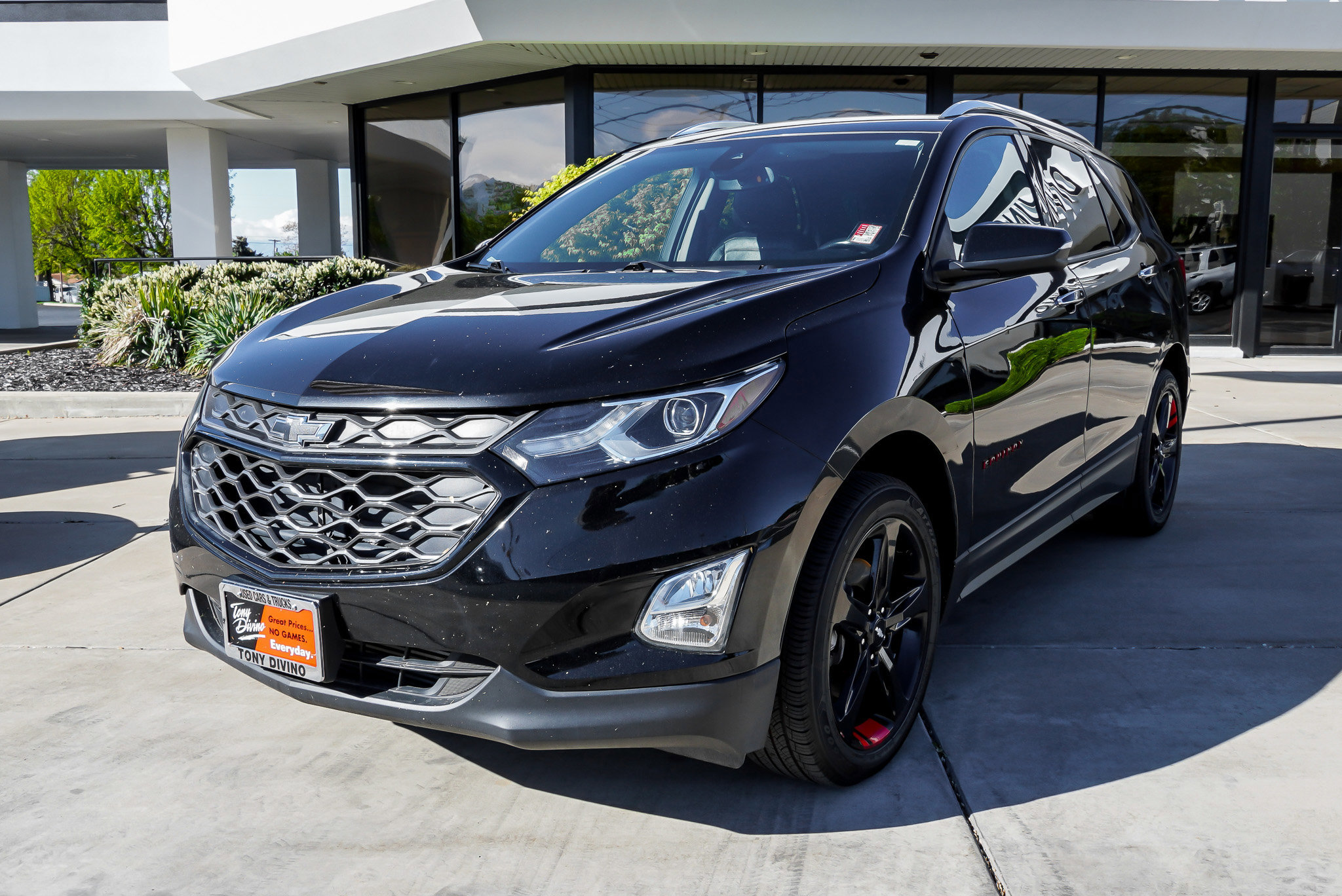 Used 2020 Chevrolet Equinox Premier w/ Premier Redline Edition image 4