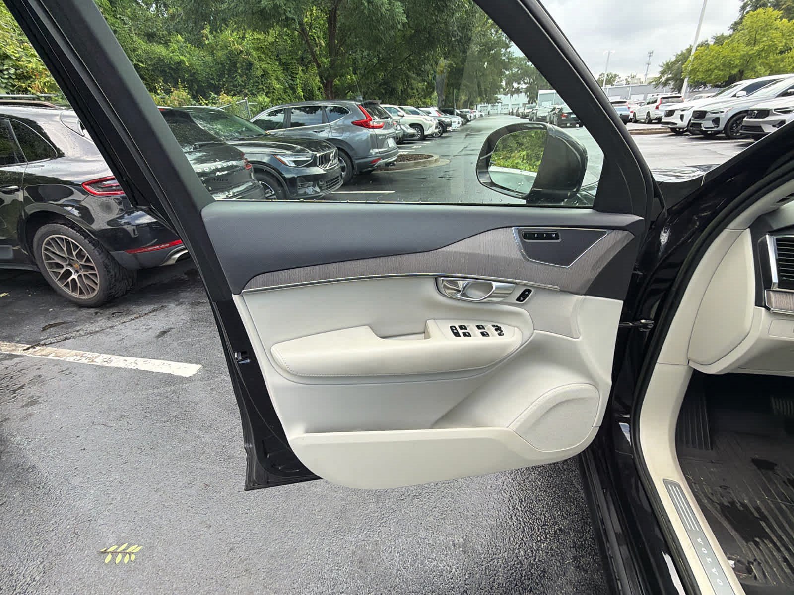 Used 2023 Volvo XC90 B5 Plus w/ Protection Package Premier AWD/4WD image 24