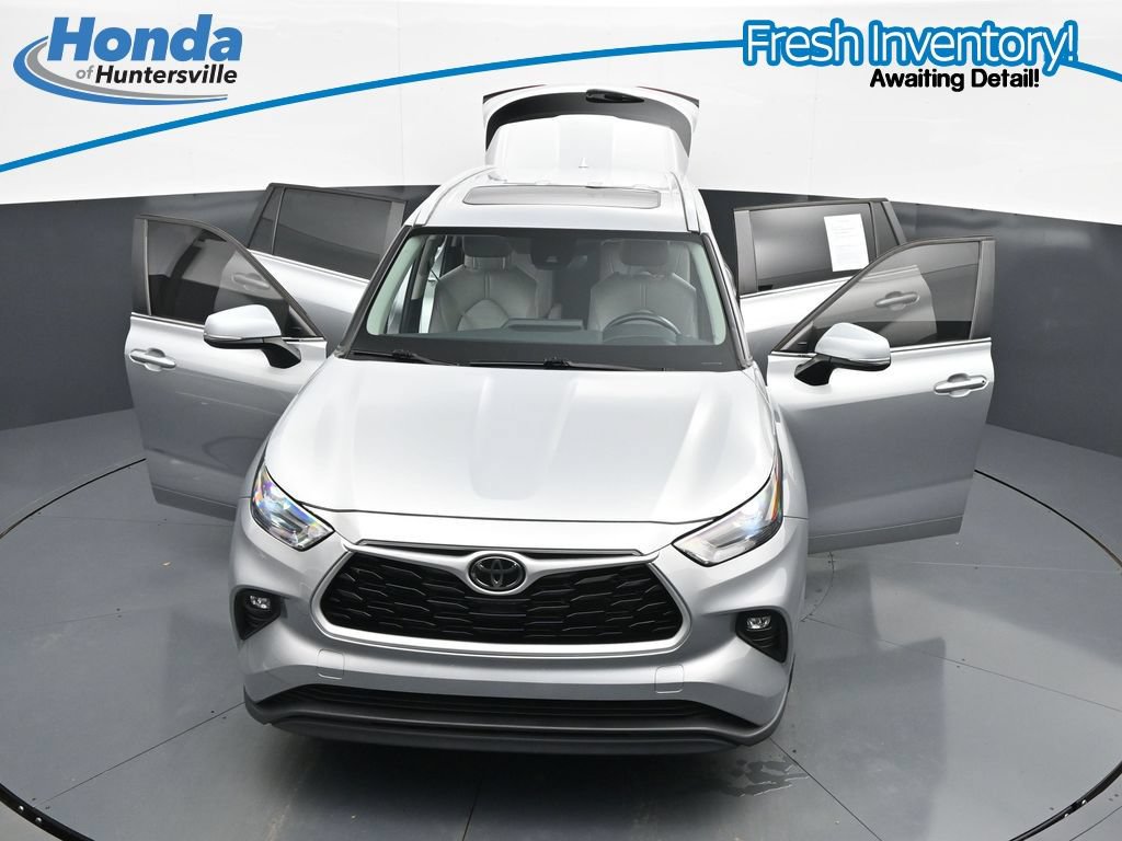 Used 2024 Toyota Highlander XLE FWD image 41