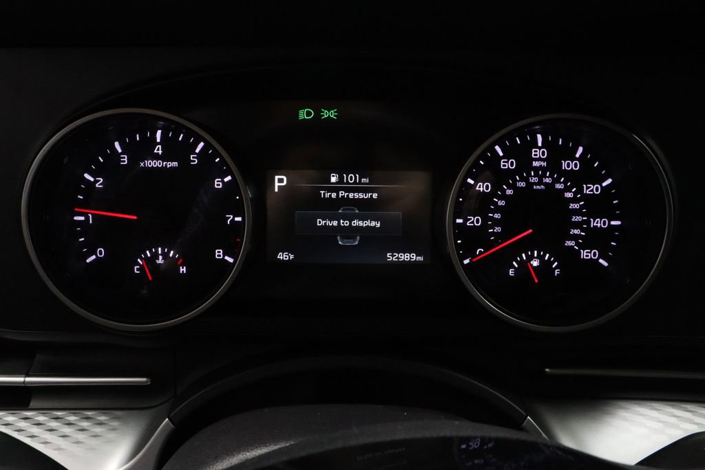 Used 2024 Kia Carnival LX FWD image 28