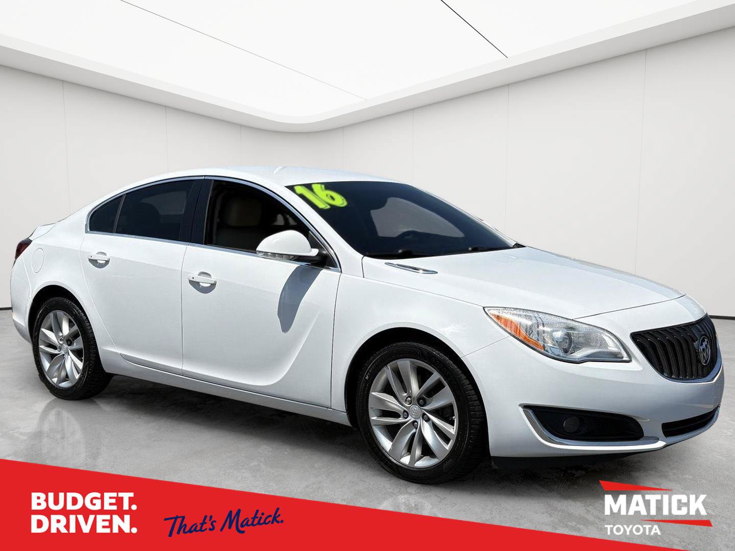 Used 2016 Buick Regal Premium FWD image 1
