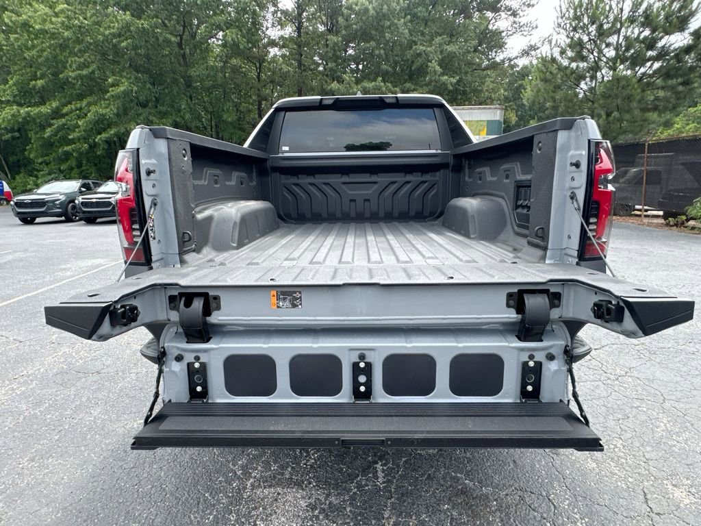 Used 2025 Chevrolet Silverado EV LT AWD/4WD image 33