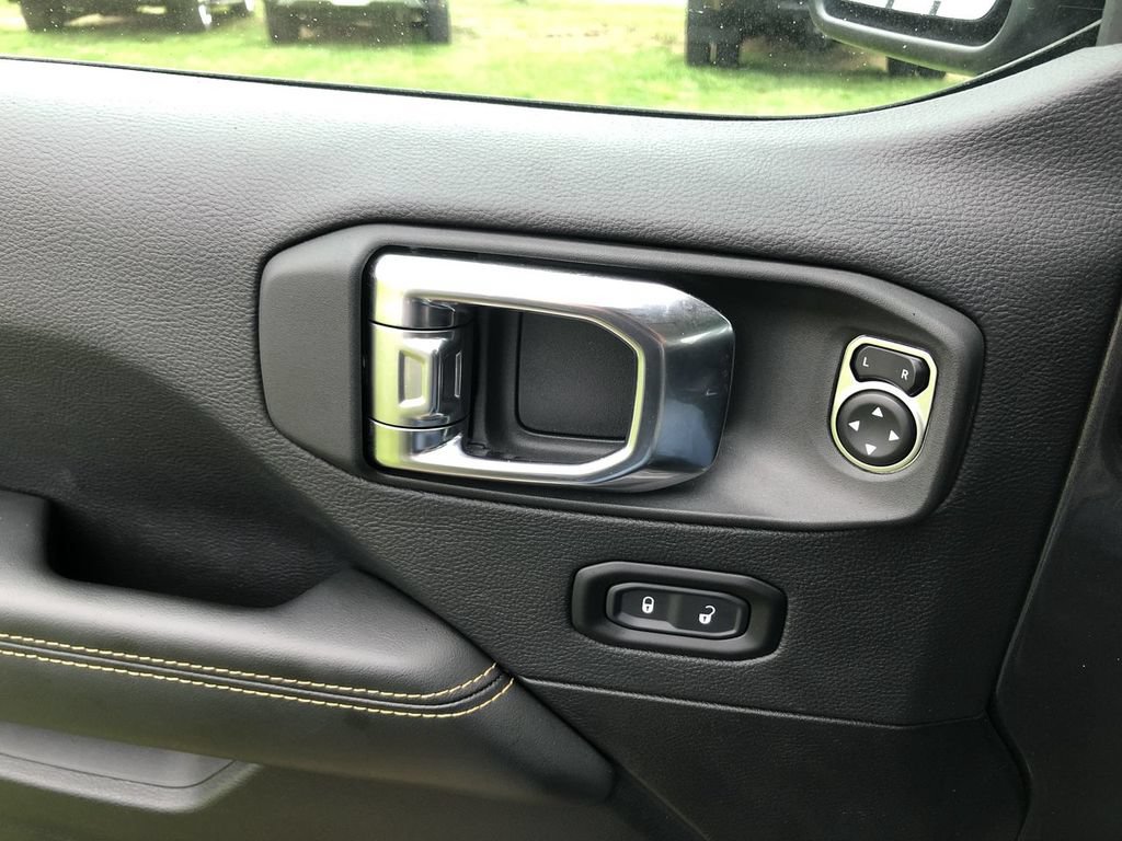 Used 2025 Jeep Gladiator Sport AWD/4WD image 20