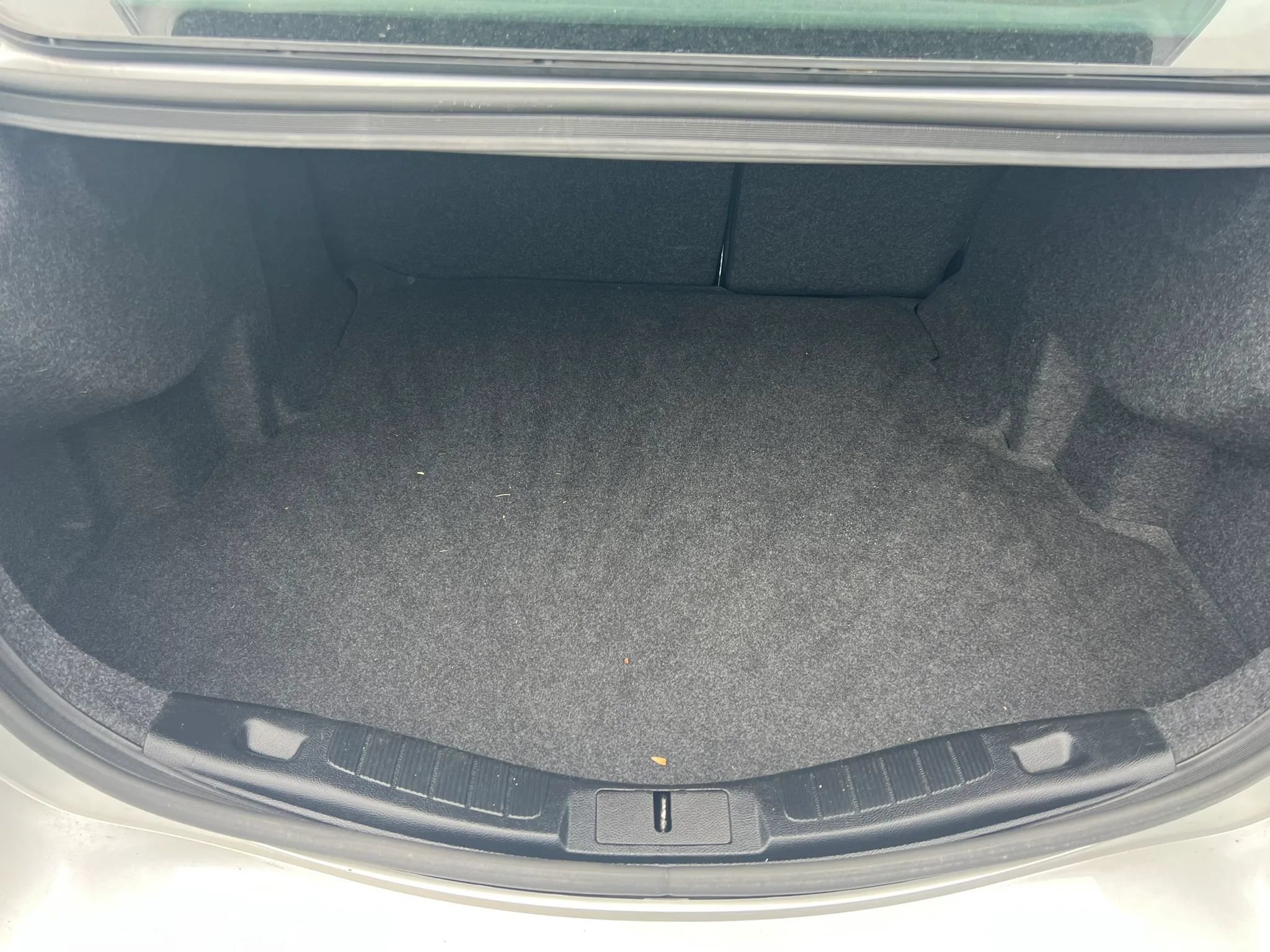 Used 2018 Ford Fusion SE FWD image 10