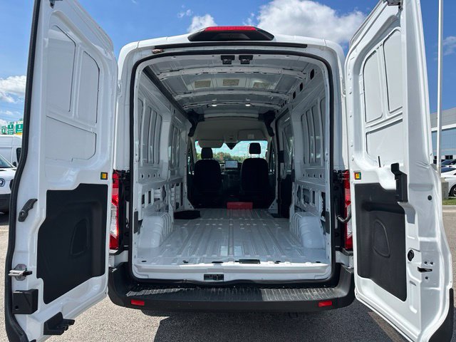 Used 2023 Ford E-Transit Medium Roof RWD image 14