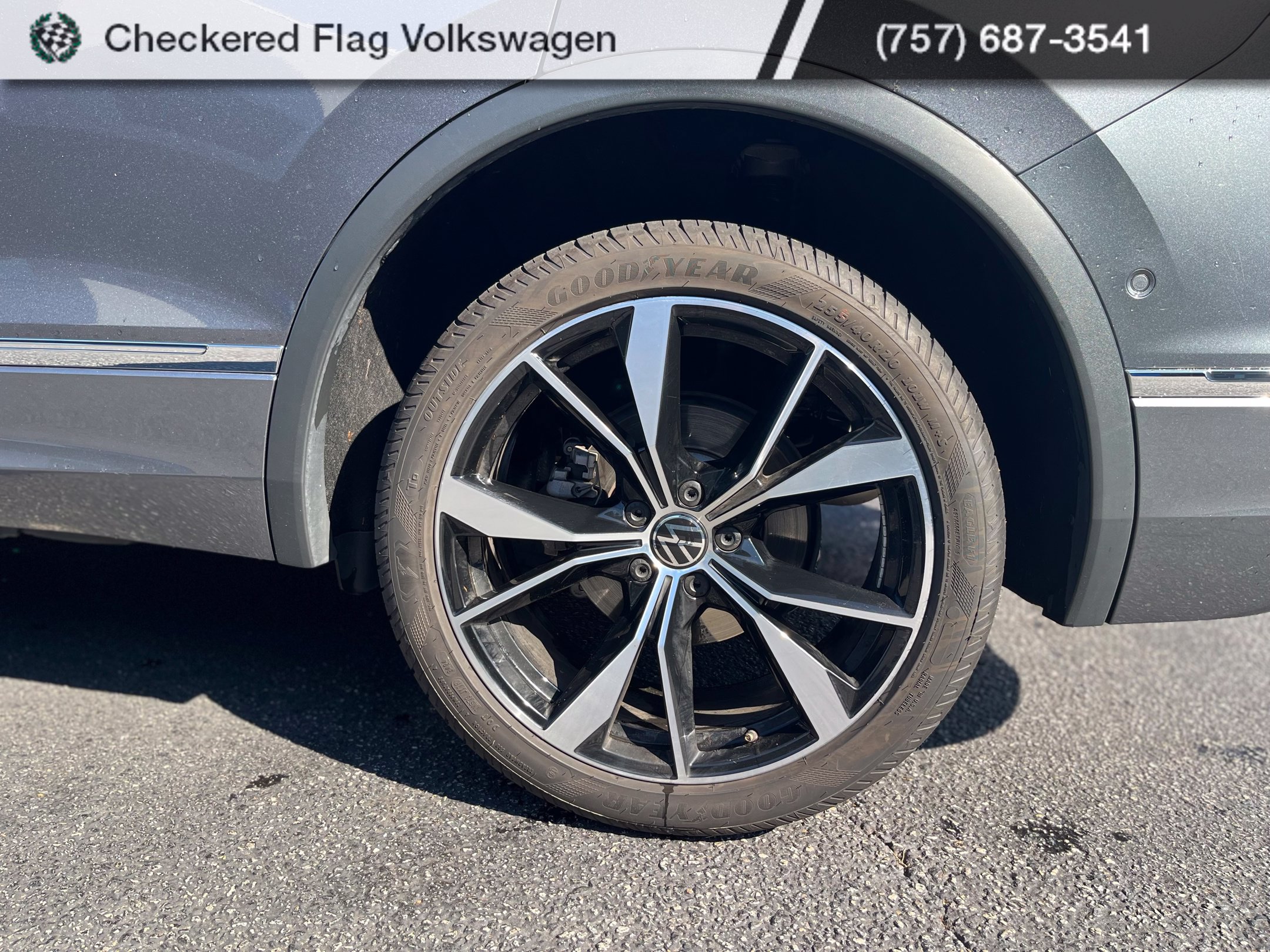 Used 2024 Volkswagen Tiguan SEL R-Line AWD/4WD image 7