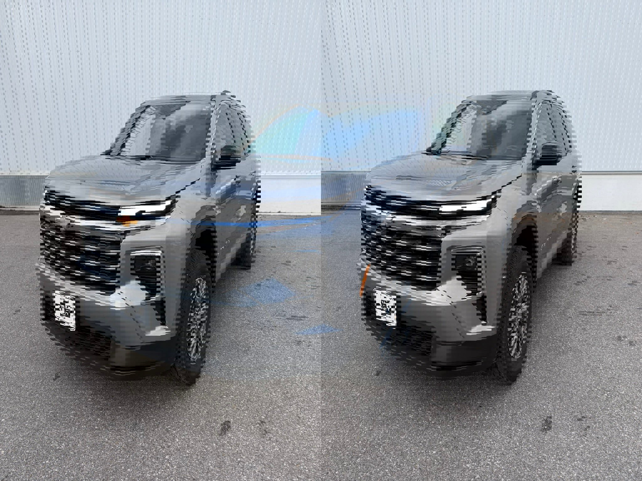 Used 2025 Chevrolet Traverse LT image 4