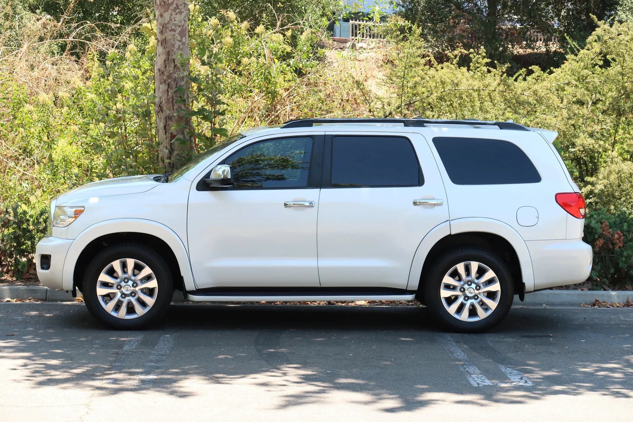 Used 2016 Toyota Sequoia Platinum RWD image 6
