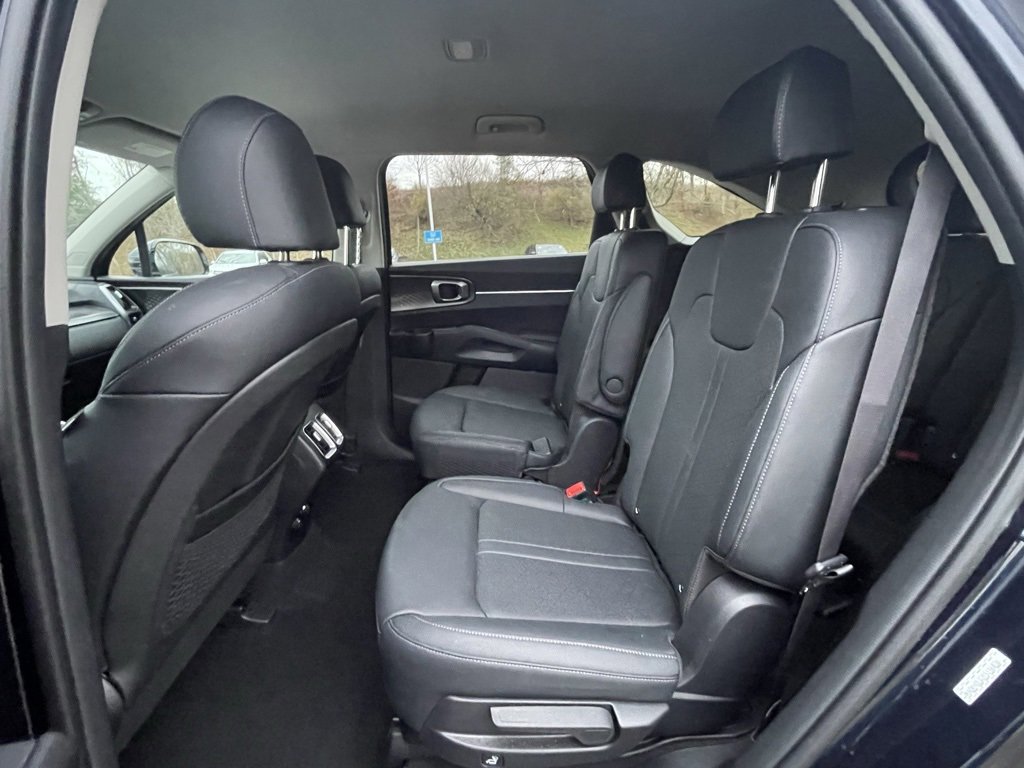 Certified 2023 Kia Sorento EX image 22