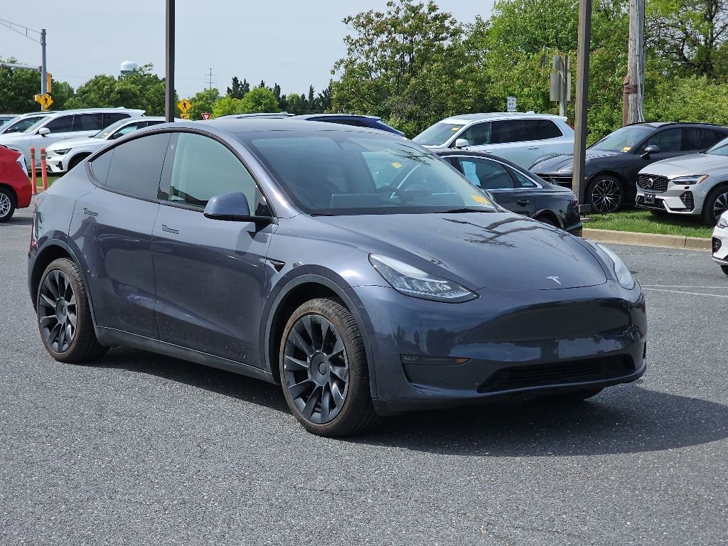 Used 2023 Tesla Model Y Long Range AWD/4WD image 1