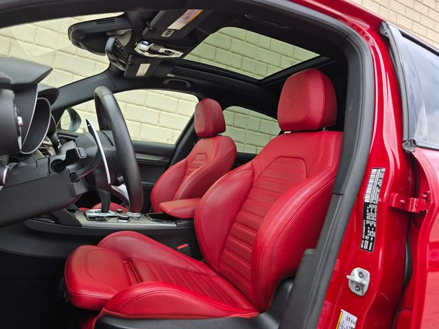 Used 2024 Alfa Romeo Stelvio Veloce AWD/4WD image 21