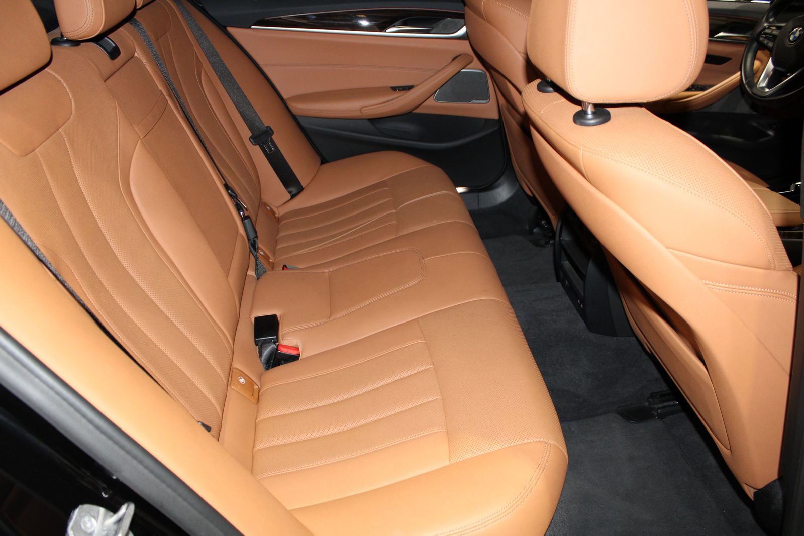 Used 2021 BMW 530i w/ Premium Package RWD image 35