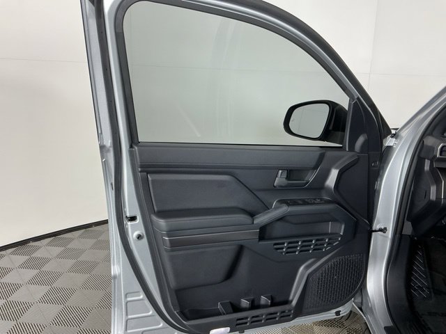 Used 2025 Toyota 4Runner SR5 AWD/4WD image 12