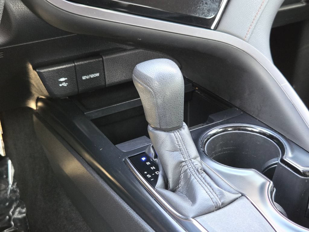 Used 2018 Toyota Camry LE FWD image 31
