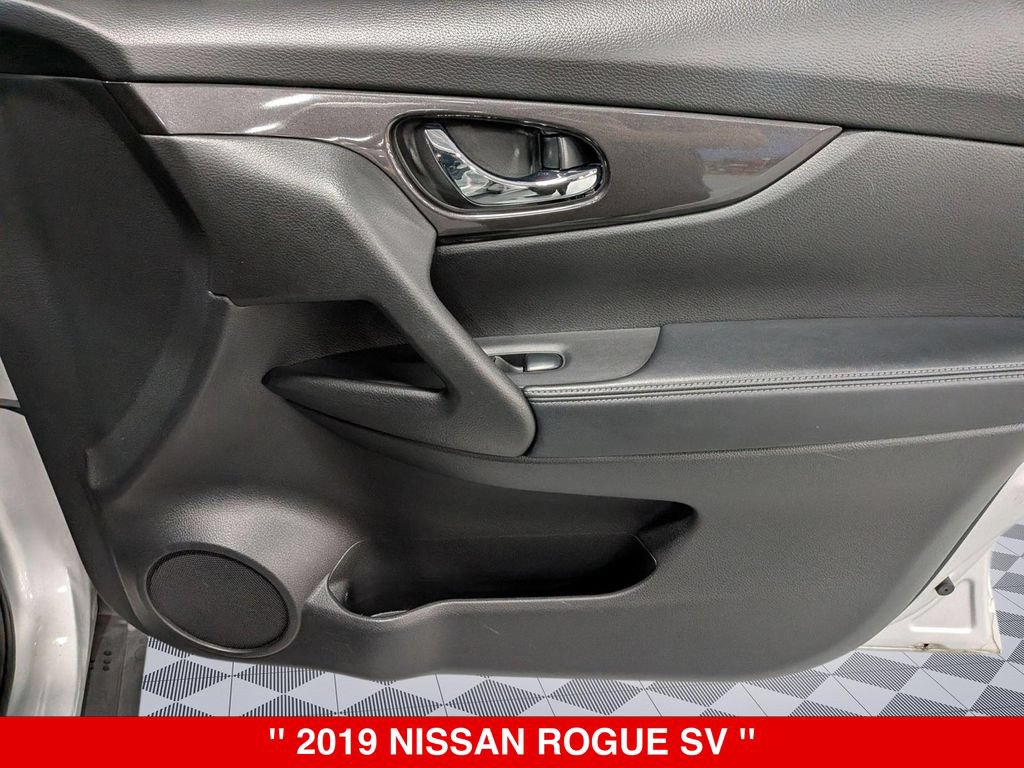 Used 2019 Nissan Rogue SV w/ Premium Package AWD/4WD image 31