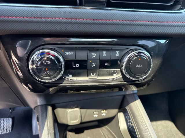 Used 2025 Chevrolet TrailBlazer RS w/ Convenience Package AWD/4WD image 8