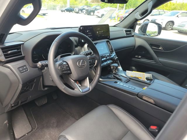 New 2026 Lexus LX 600 4WD w/ Premium Package image 18