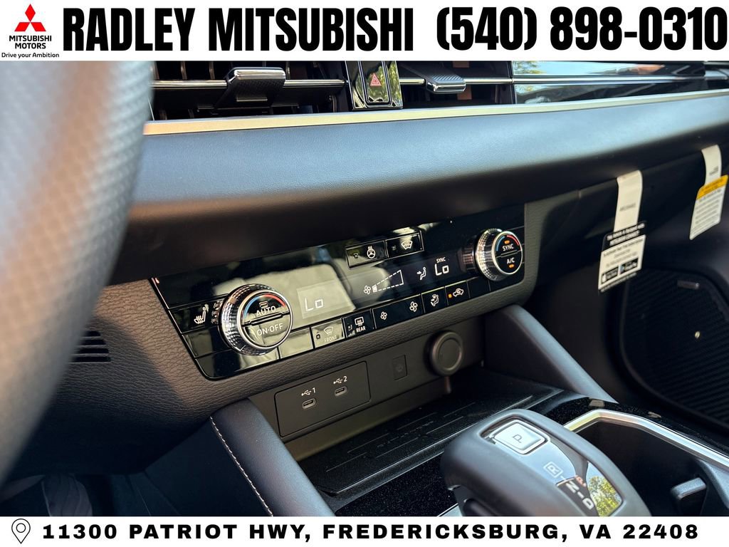 New 2026 Mitsubishi Outlander SE image 17