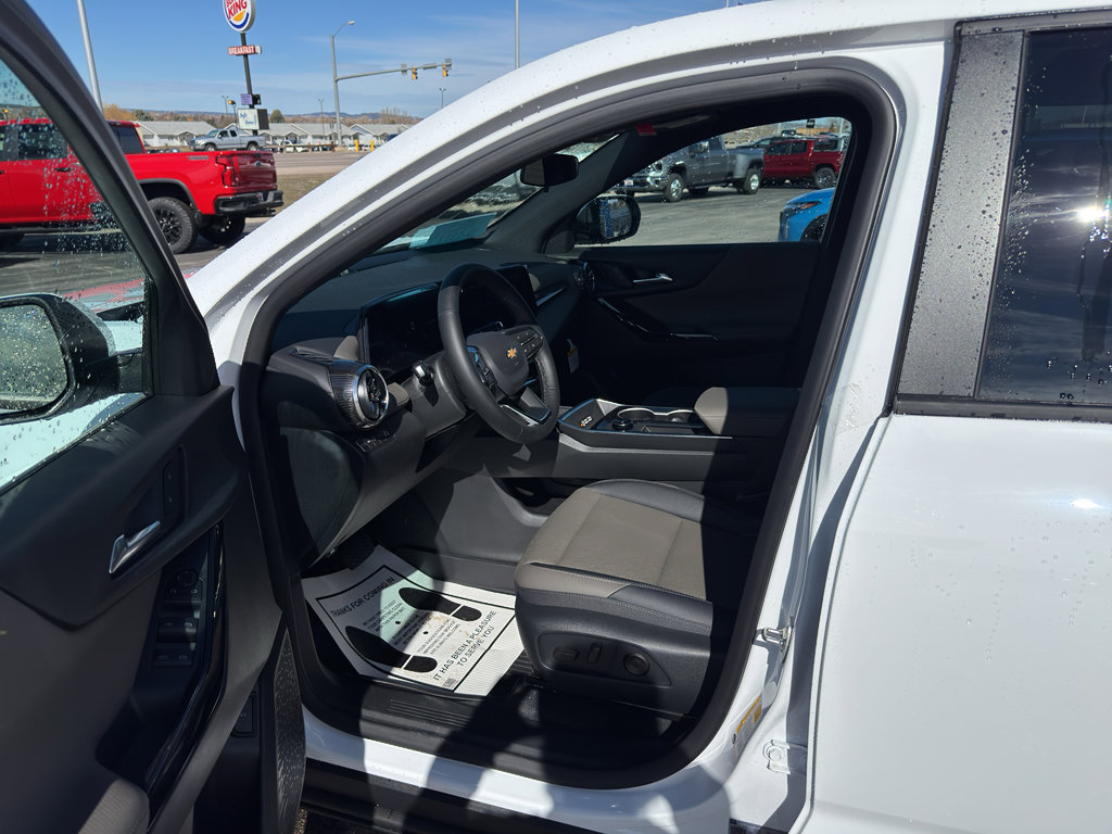 New 2026 Chevrolet Equinox LT w/ Convenience Package II AWD/4WD image 9