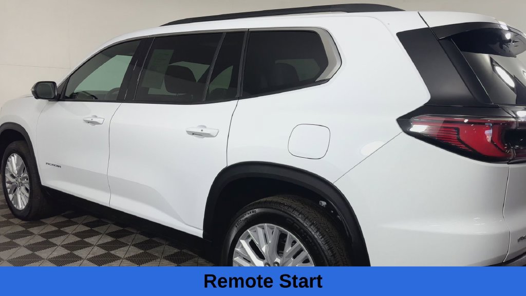 Used 2026 GMC Acadia Elevation w/ Elevation Premium Package FWD image 10