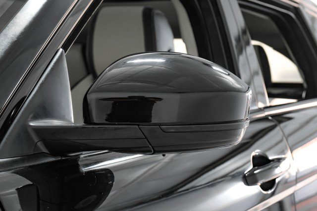 Used 2017 Land Rover Range Rover Evoque SE Premium image 37