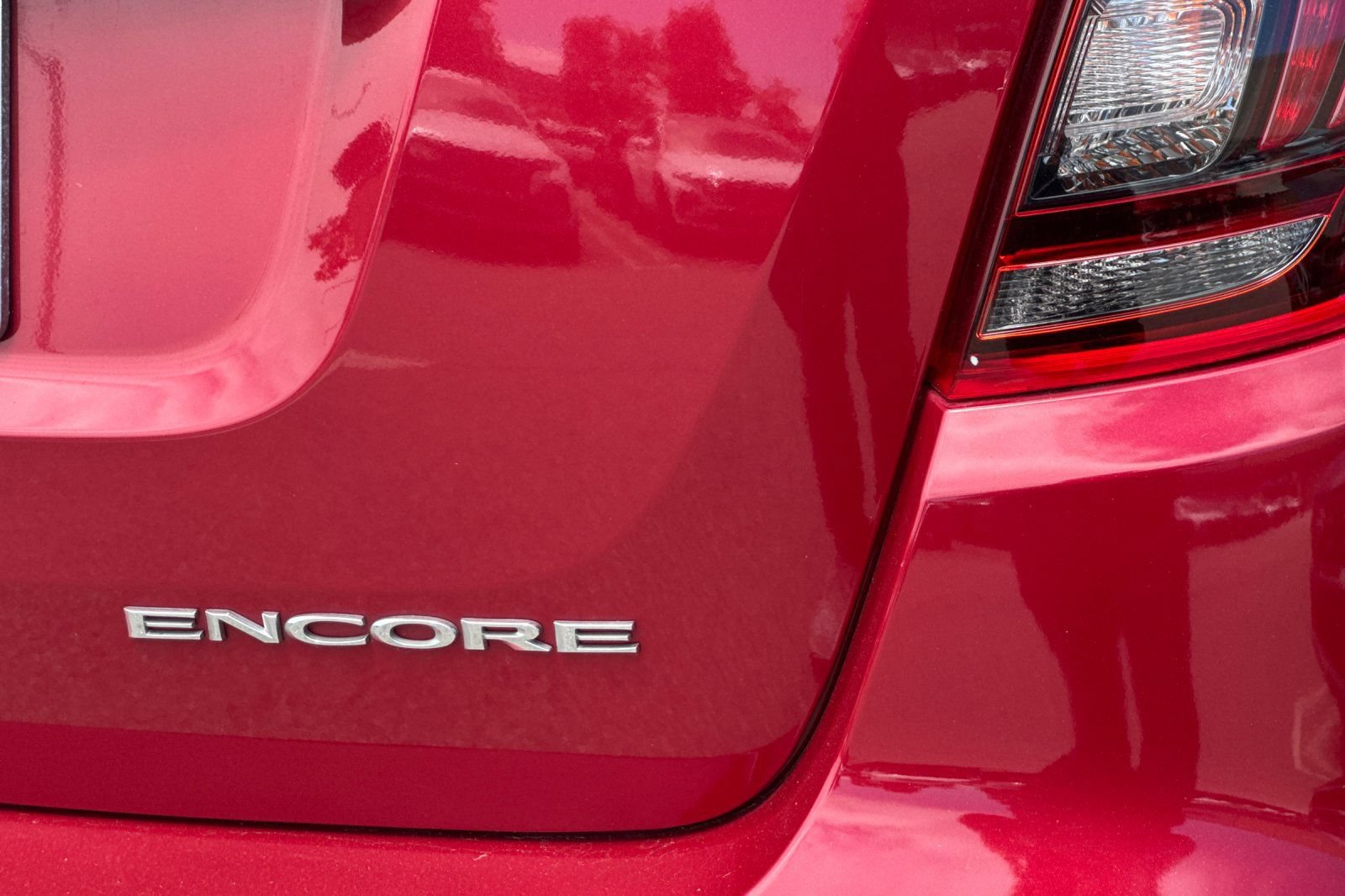Used 2019 Buick Encore Preferred FWD image 26