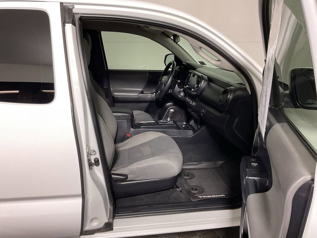 Used 2020 Toyota Tacoma SR image 32