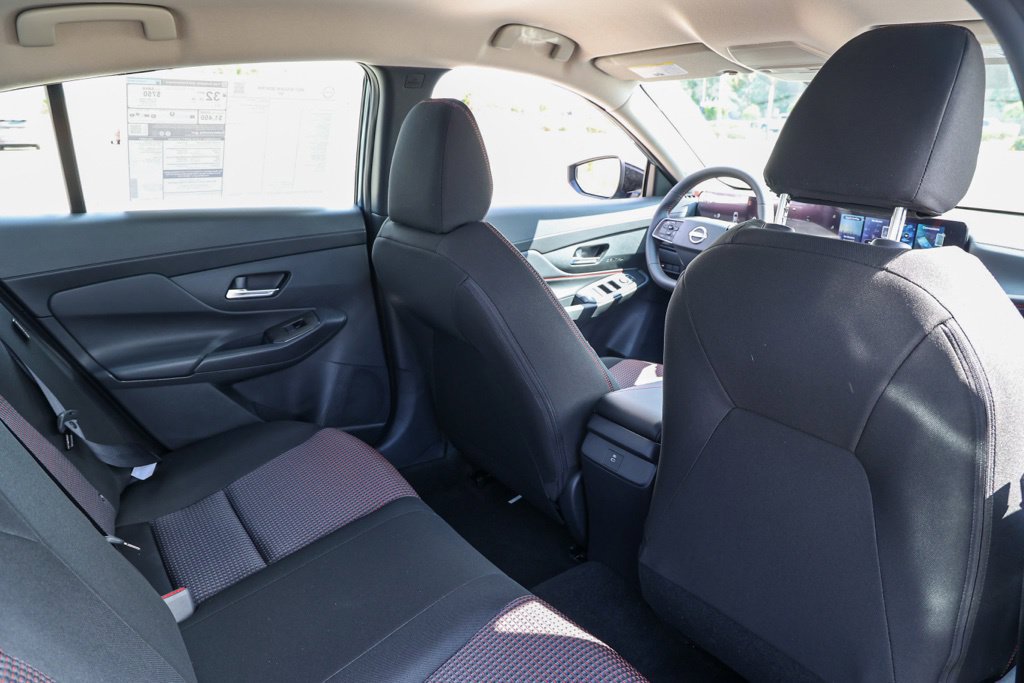 New 2027 Nissan Sentra SR FWD image 17