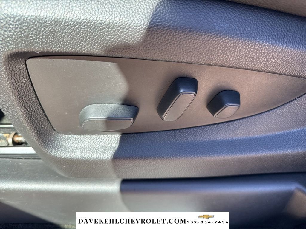 Used 2016 Chevrolet Suburban LT image 17