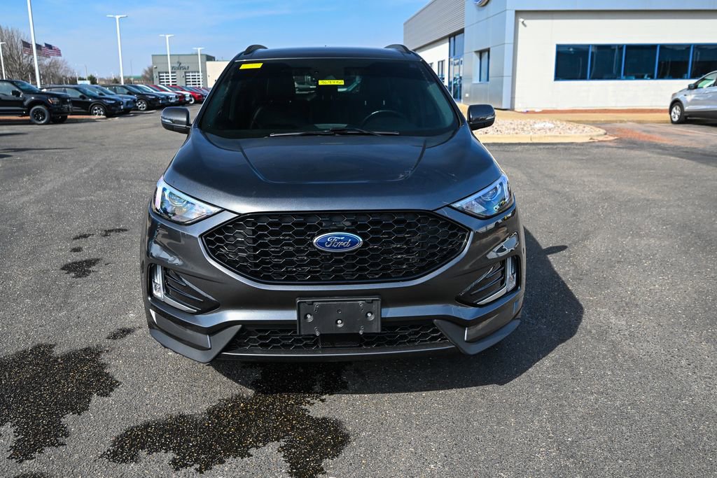 Used 2020 Ford Edge ST-Line w/ Cold Weather Package image 10